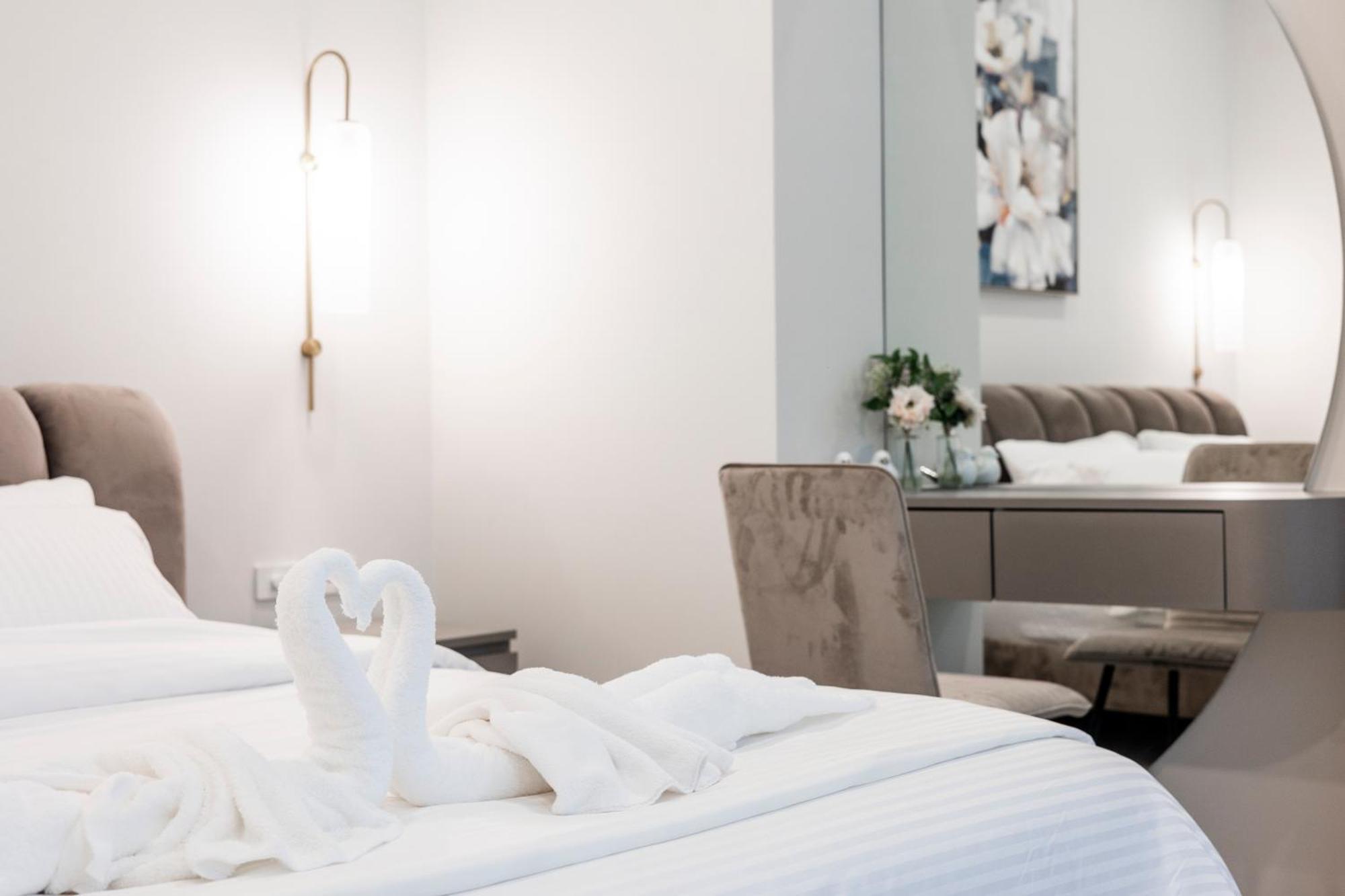 Karon Beach Residence Pangsapuri